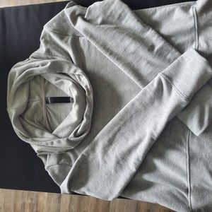 Cropped turtleneck sweatshirt